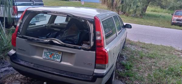 2002 Volvo v70 runs 4 parts? 900 obo - cars & trucks - by owner -... for sale in Pinellas Park, FL – photo 4