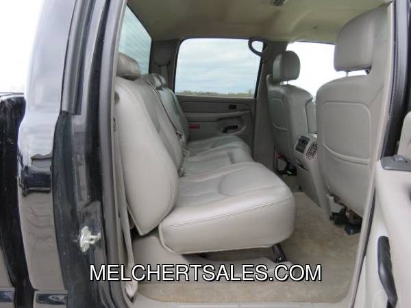 2004 GMC SIERRA 2500HD CREW CAB 153 WB 4WD SLE - - by for sale in Neenah, WI – photo 19