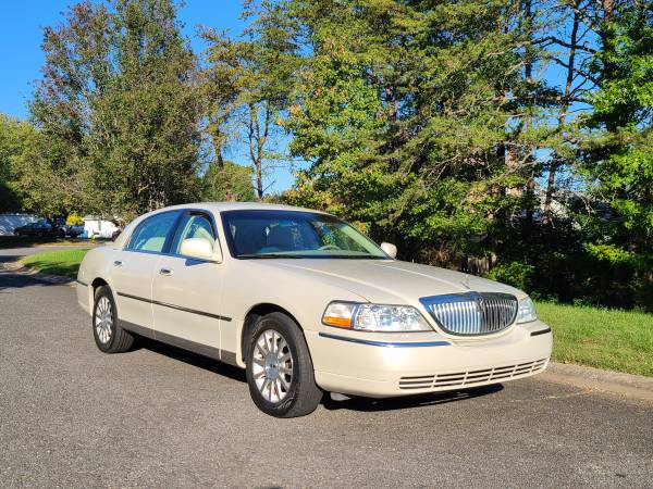 2007 LINCOLN TOWN CAR Signature ONE OWNER LOW MILES EXCELLENT COND.... for sale in Charlotte, NC – photo 7