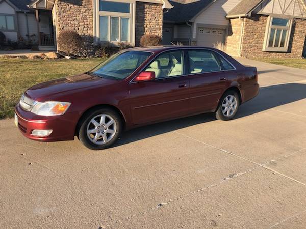 2002 Toyota Avalon XLS - cars & trucks - by owner - vehicle... for sale in URBANDALE, IA – photo 2
