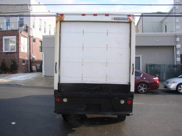 2011 GMC SAVANA 3500 CUTAWAY 12FT BOX TRUCK - - by for sale in Richmond Hill, NY – photo 5
