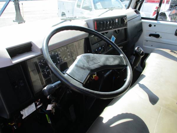 2000 International 4700 DT 4700 CRANE TRUCK CREW CAB for sale in south amboy, NJ – photo 8