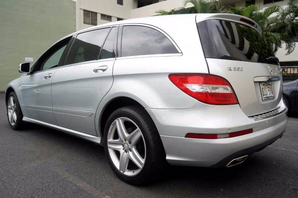 2011 Mercedes-Benz R-Class 4MATIC 4dr R 350 Great Finance Programs... for sale in Honolulu, HI – photo 4