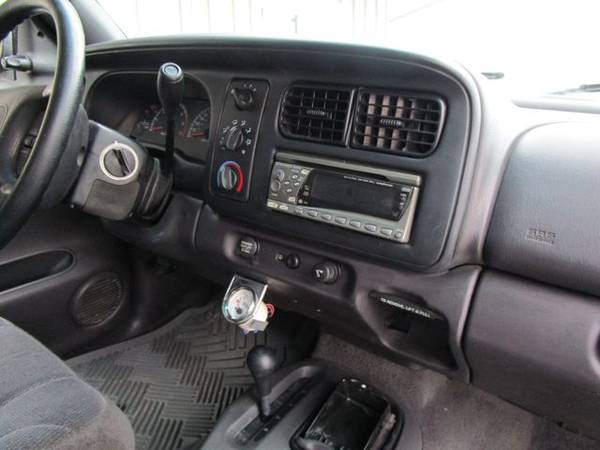 2000 Dodge Dakota Quad Cab 4WD - cars & trucks - by dealer - vehicle... for sale in Denton, NE – photo 15