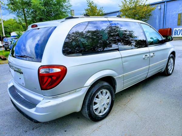 2005 Chrysler Town & Country Minivan, 1-Owner Low Mileage 98k Mint⭐... for sale in Fredericksburg, VA – photo 4