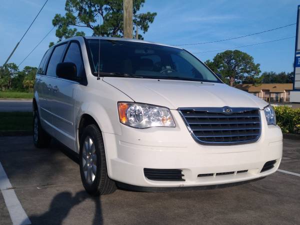 Handicap van - 2010 Chrysler Town & Country for sale in Palm Bay, FL – photo 4
