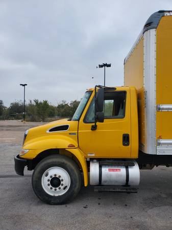 2012 INTERNATIONAL DT 4300 26 FT BOX TRUCK LIFTGATE - cars & trucks... for sale in Houston, TX – photo 7