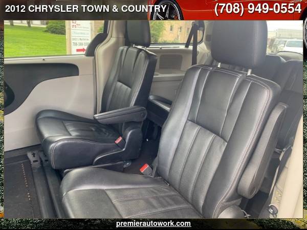 2012 CHRYSLER TOWN & COUNTRY TOURING L - - by dealer for sale in Alsip, IL – photo 12