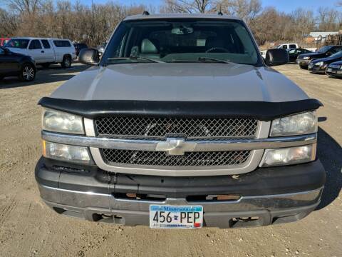 2004 Chevy Avalanche - cars & trucks - by dealer - vehicle... for sale in Rochester, MN – photo 3