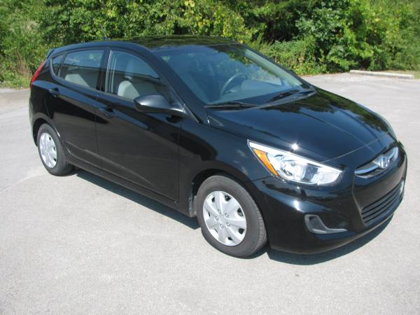 2017 HYUNDAI ACCENT HATCH SE...4CYL AUTO...53000 MILES...NICE!! for sale in Knoxville, TN – photo 2