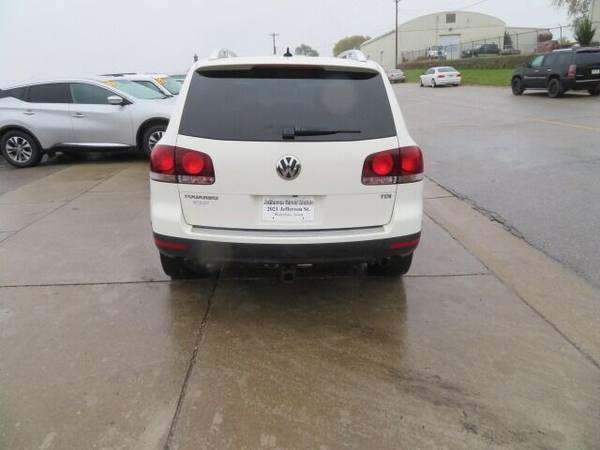 2009 VW Touareg TDI Diesel 4WD... 95,000 Miles... $9,900 New Tires -... for sale in Waterloo, IA – photo 4
