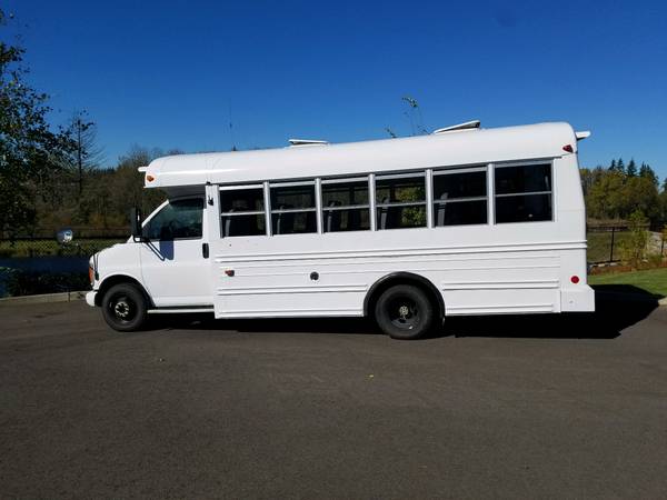 2001 Chevrolet Mid Bus for sale in Vancouver, OR – photo 3