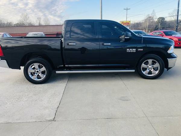2017 Ram 1500 Crew Cab - - by dealer - vehicle for sale in Clarksville, TN – photo 12