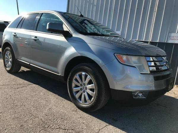 2007 Ford Edge SEL Plus FWD - cars & trucks - by dealer - vehicle... for sale in Iowa City, IA – photo 2