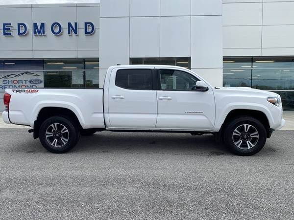 2017 Toyota Tacoma TRD Sport pickup Super White - - by for sale in LaFollette, TN – photo 4