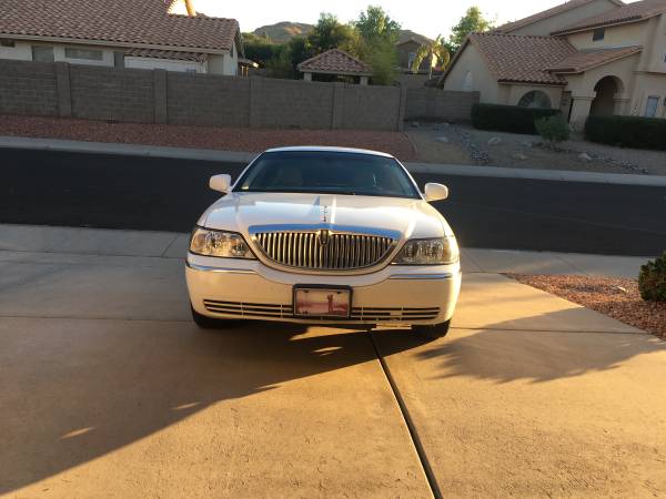 For sale 2006 Lincoln Towncar - cars & trucks - by owner - vehicle... for sale in Phoenix, AZ – photo 3