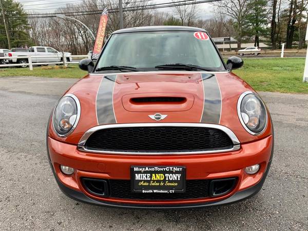 Wow! A 2011 MINI Cooper Hardtop with 95,020 Miles-Hartford - cars &... for sale in South Windsor, CT – photo 2