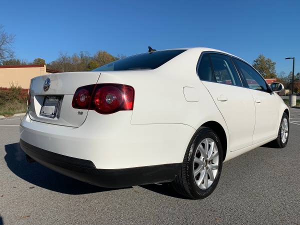 ONLY 87,000 Miles!!! ★ 2010 VW JETTA SE / 5 SPEED Manual - cars &... for sale in Poughkeepsie, NY – photo 6