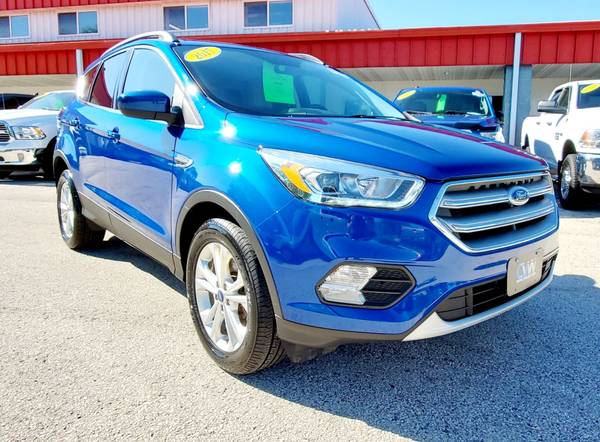 2017 Ford Escape SE 4x4 Loaded w/ Leather & Towing Package! for sale in Green Bay, WI – photo 2
