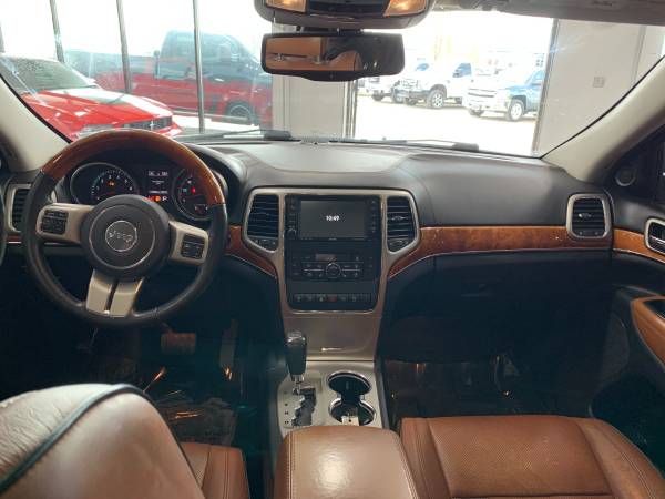 2011 Jeep Grand Cherokee Overland - - by dealer for sale in Springfield, IL – photo 11