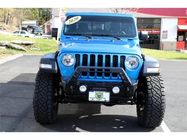 2020 Jeep Gladiator SPORT ONE OF A KIND MUST SEE ONLY 8, 840 MILES for sale in Salem, NH – photo 3