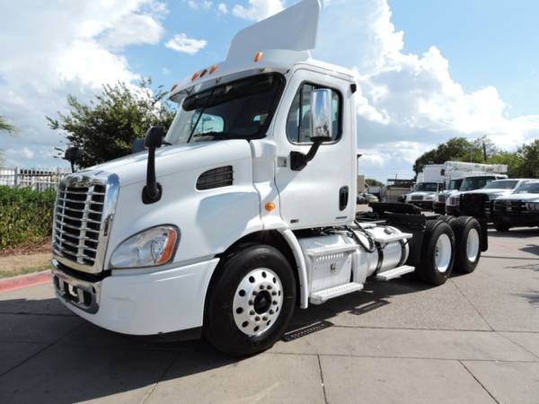 2011 FREIGHTLINER CASCADIA DAYCAB DD13 with for sale in Grand Prairie, TX – photo 8