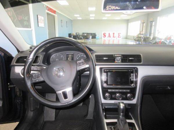 2012 Volkswagen Passat TDI SE - Try - - by dealer for sale in Farmington, IL – photo 16