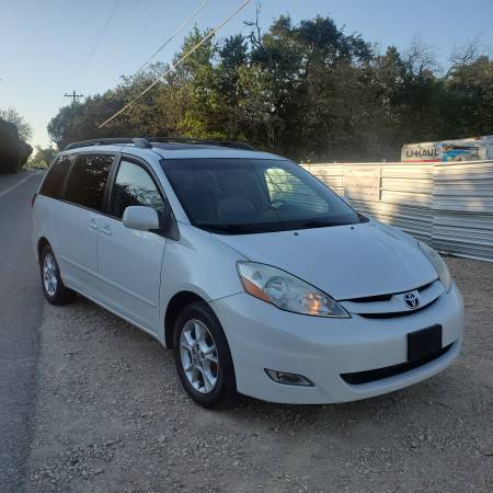 2006 Toyota Sienna XLE Limited auto sunroof dvd alloy wheels - cars for sale in Austin, TX – photo 8