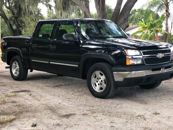 Chevy Silverado 4x4 Crew Cab *One Owner/ Like New!!!! for sale in Lakeland, FL – photo 4