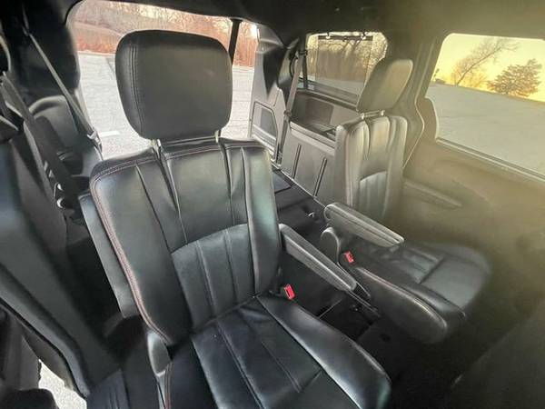 2014 Dodge Grand Caravan - Financing Available! - cars & trucks - by... for sale in Junction City, KS – photo 20