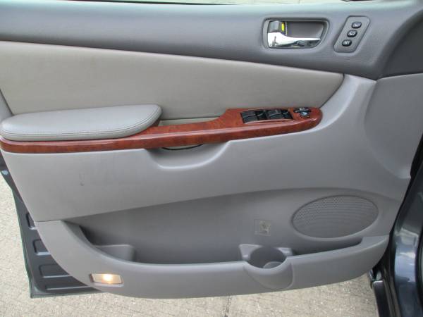 EON AUTO 2006 TOYOTA SIENNA MINIVAN LOADED LEATHER FINANCE $995 DOWN... for sale in Sharpes, FL – photo 11