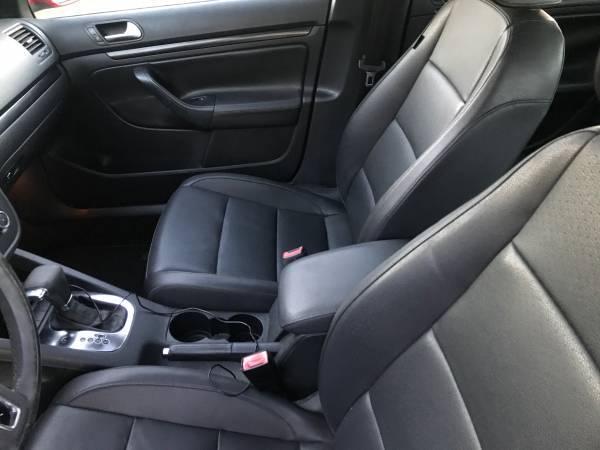 2010 Volkswagen Jetta, 2.5 very reliable, cold a.c., runs smooth -... for sale in Kyle, TX – photo 4