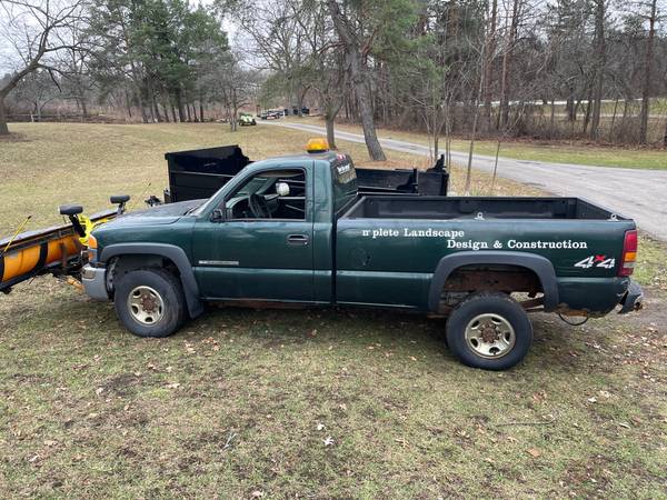 2003 GMC 2500HD 6.0 - cars & trucks - by owner - vehicle automotive... for sale in Grand Blanc, MI – photo 2