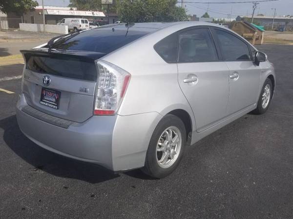 2011 Toytoa Prius IV Great Gas Mileage - Leather w/NAV & Back-up!!!... for sale in Tulsa, OK – photo 3