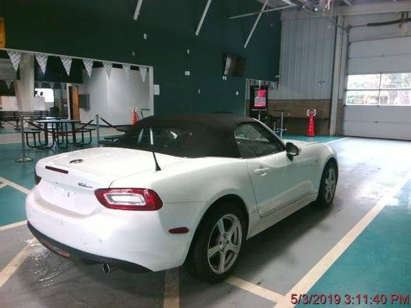 2017 Fiat 124 Spider convertible Lusso Convertible - Bianco for sale in Springfield, MI – photo 2