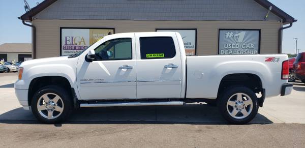 RECENT ARRIVAL!! 2013 GMC Sierra 3500HD 4WD Crew Cab Denali for sale in Chesaning, MI – photo 8