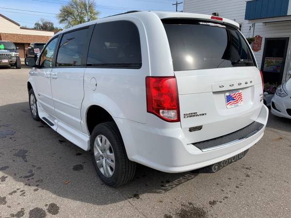 ★★★ 2014 Dodge Grand Caravan Handicap Accessible ★★★ for sale in Grand Forks, ND – photo 6