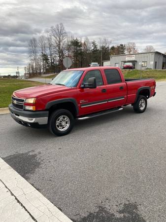 2006 Chevy 2500 duramax - cars & trucks - by owner - vehicle... for sale in Reidsville, NC – photo 2
