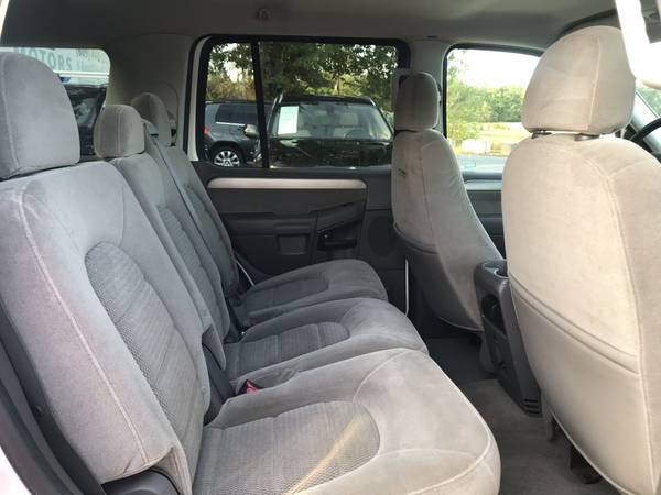 2004 Ford Explorer XLT 4.0L 4WD * White * 3rd Row Seating for sale in Monroe, NY – photo 20