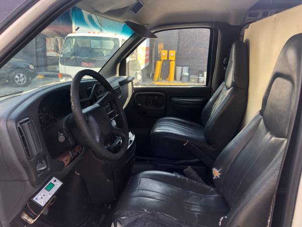 2002 Chevrolet Express 3500 Cargo Van (Insulated) for sale in Hyattsville, District Of Columbia – photo 3