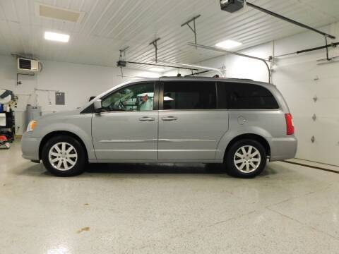2014 CHRYSLER TOWN & COUNTRY CLEAN LEATHER! 133kMILES! MINI VAN - cars for sale in Battle Creek, MI – photo 4