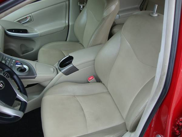 Exceptional 2013 Toyota Prius Model 4 red w/tan Leather NAV 50MPG !... for sale in Plano, TX – photo 8