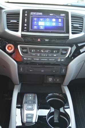 2018 Honda Pilot 8-Passenger Touring Edition for sale in Meridian, ID – photo 12