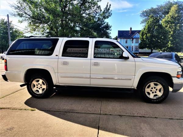4WD! NAVI! LEATHER! 2005 CHEVROLET SUBURBAN 1500 LT-DRIVES PERFECT! for sale in Cedar Rapids, IA – photo 6