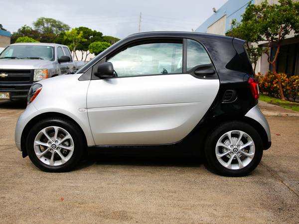 2017 Smart Fortwo Passion Hatchback, Auto, 3-Cyl Turbo, ONLY 2k... for sale in Pearl City, HI – photo 4