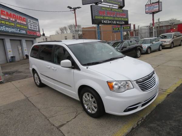 2016 Chrysler Town & Country Touring Minivan Runs & Looks Great! for sale in Brooklyn, NY – photo 2