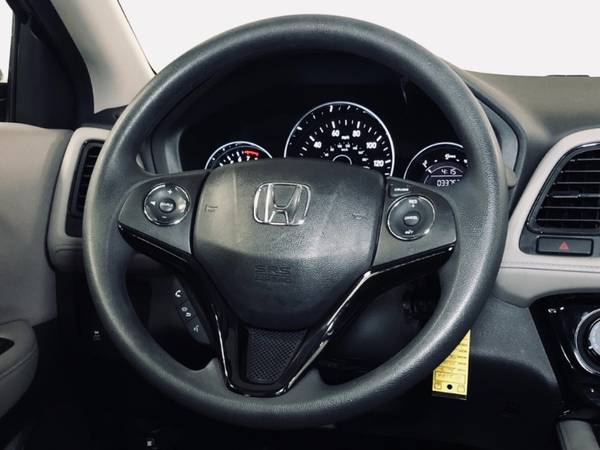 2017 HRV Only 5k mi AWD 1 Owner 31mpg Camera LOOKS NEW, leather BT... for sale in Maplewood, MO – photo 9