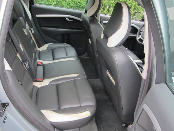 Volvo V70 R Design Wagon Rare - cars & trucks - by owner - vehicle... for sale in Edgewater, MD – photo 8