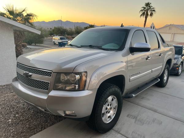 2008 Chevy Avalanche - cars & trucks - by owner - vehicle automotive... for sale in Lake Havasu City, AZ – photo 2
