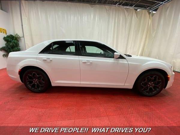2020 Chrysler 300 Series S AWD S 4dr Sedan We Can Get You Approved for sale in Temple Hills, District Of Columbia – photo 6